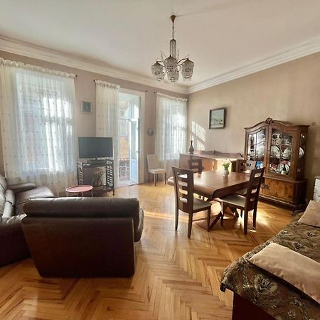 Apartment Down Town Group Tbilisi Exterior foto